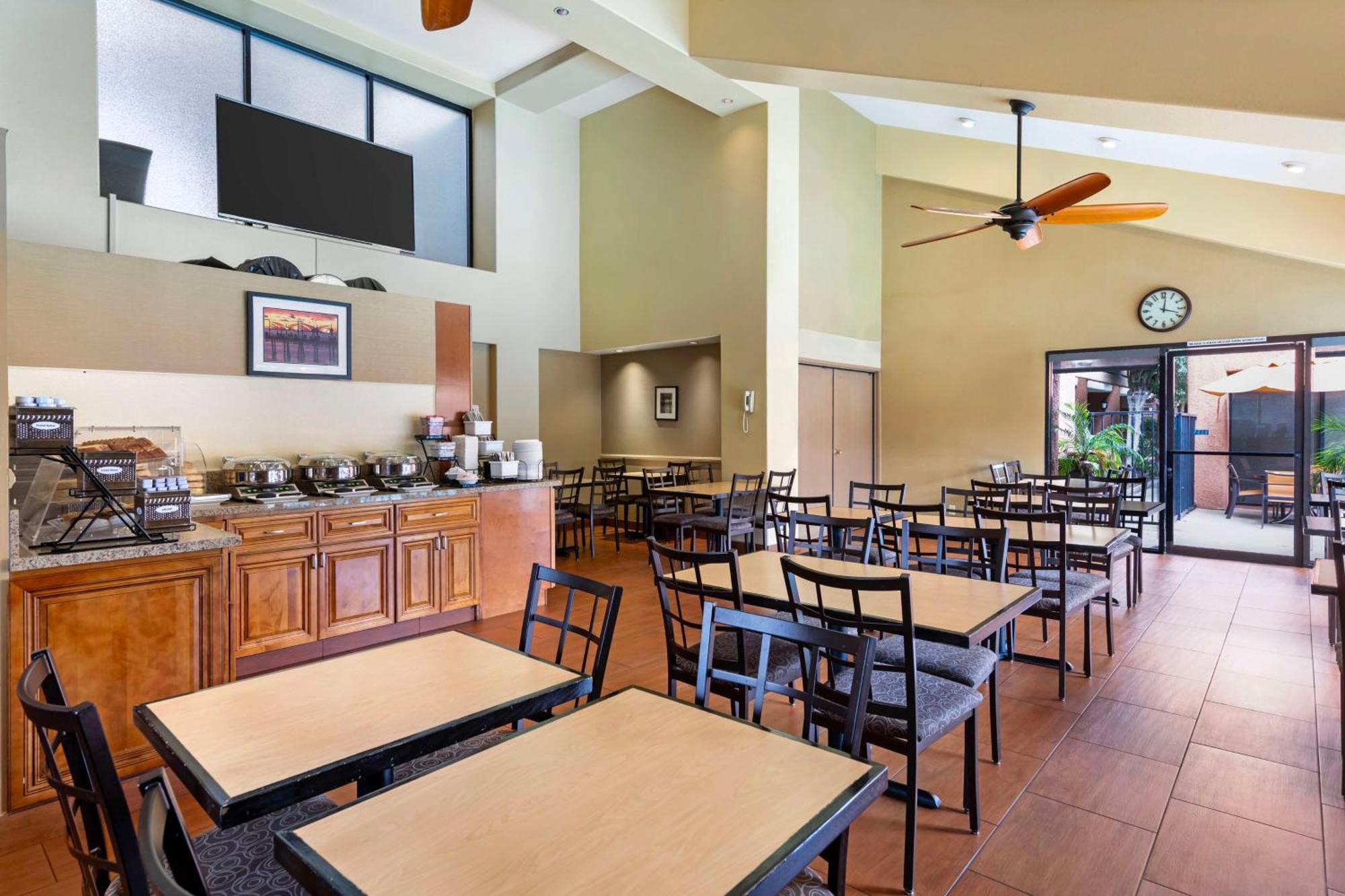 Best Western Plus Redondo Beach Inn Exterior photo