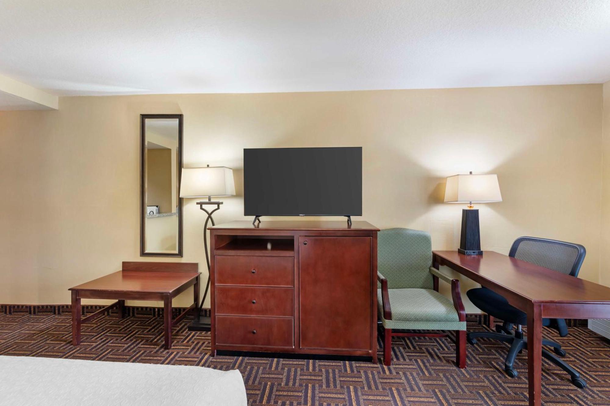 Best Western Plus Redondo Beach Inn Exterior photo