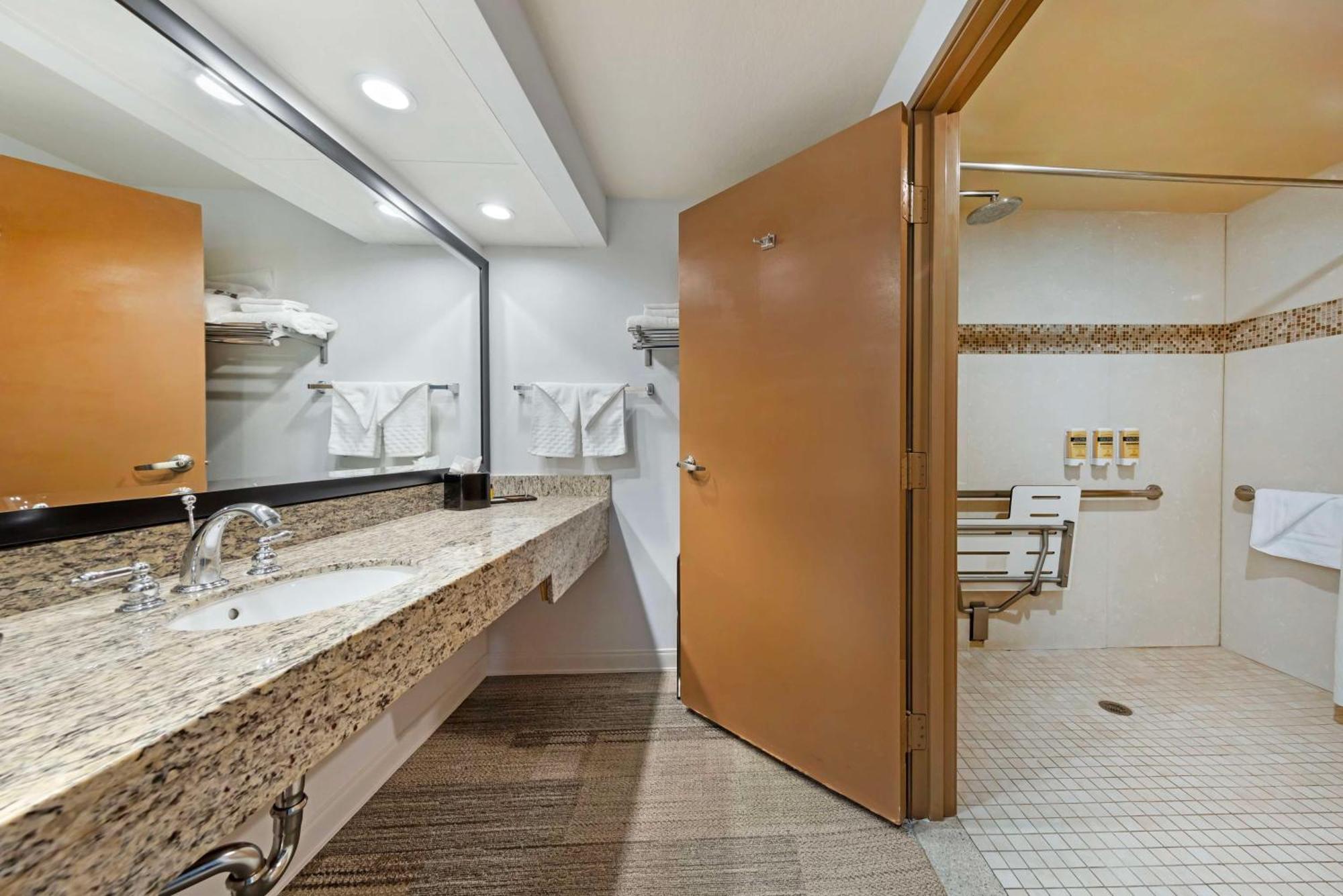 Best Western Plus Redondo Beach Inn Exterior photo