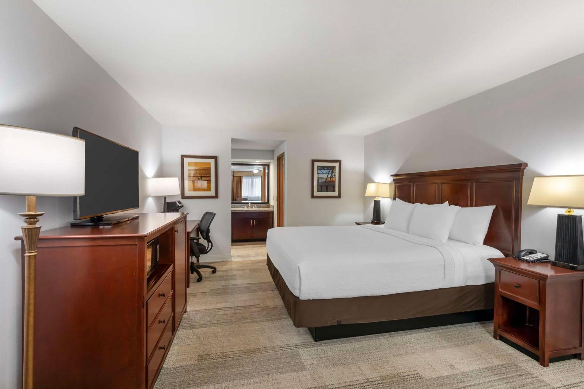 Best Western Plus Redondo Beach Inn Exterior photo
