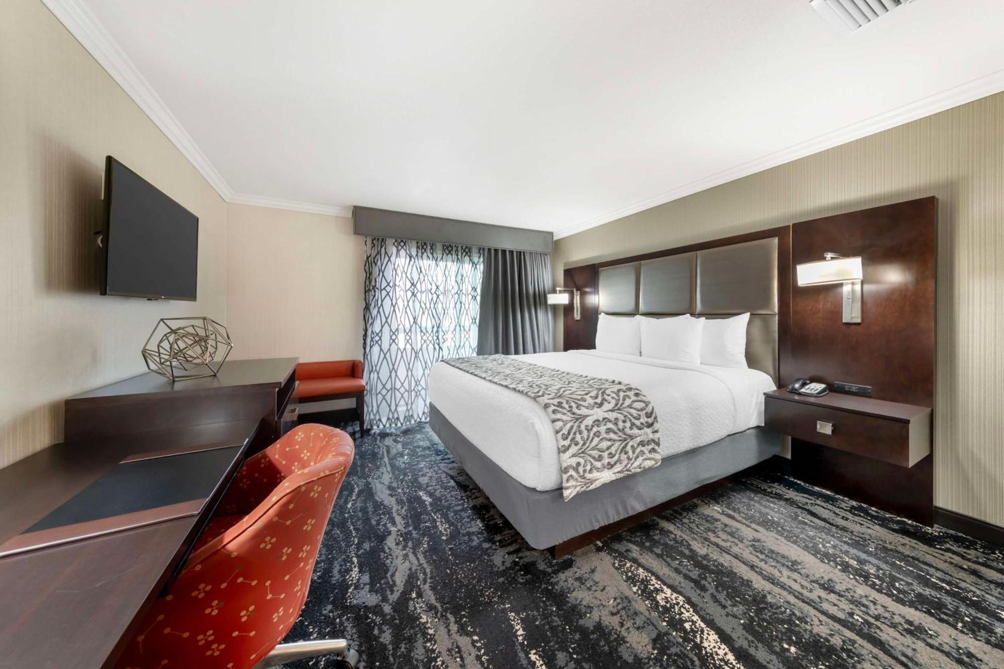 Best Western Plus Redondo Beach Inn Exterior photo