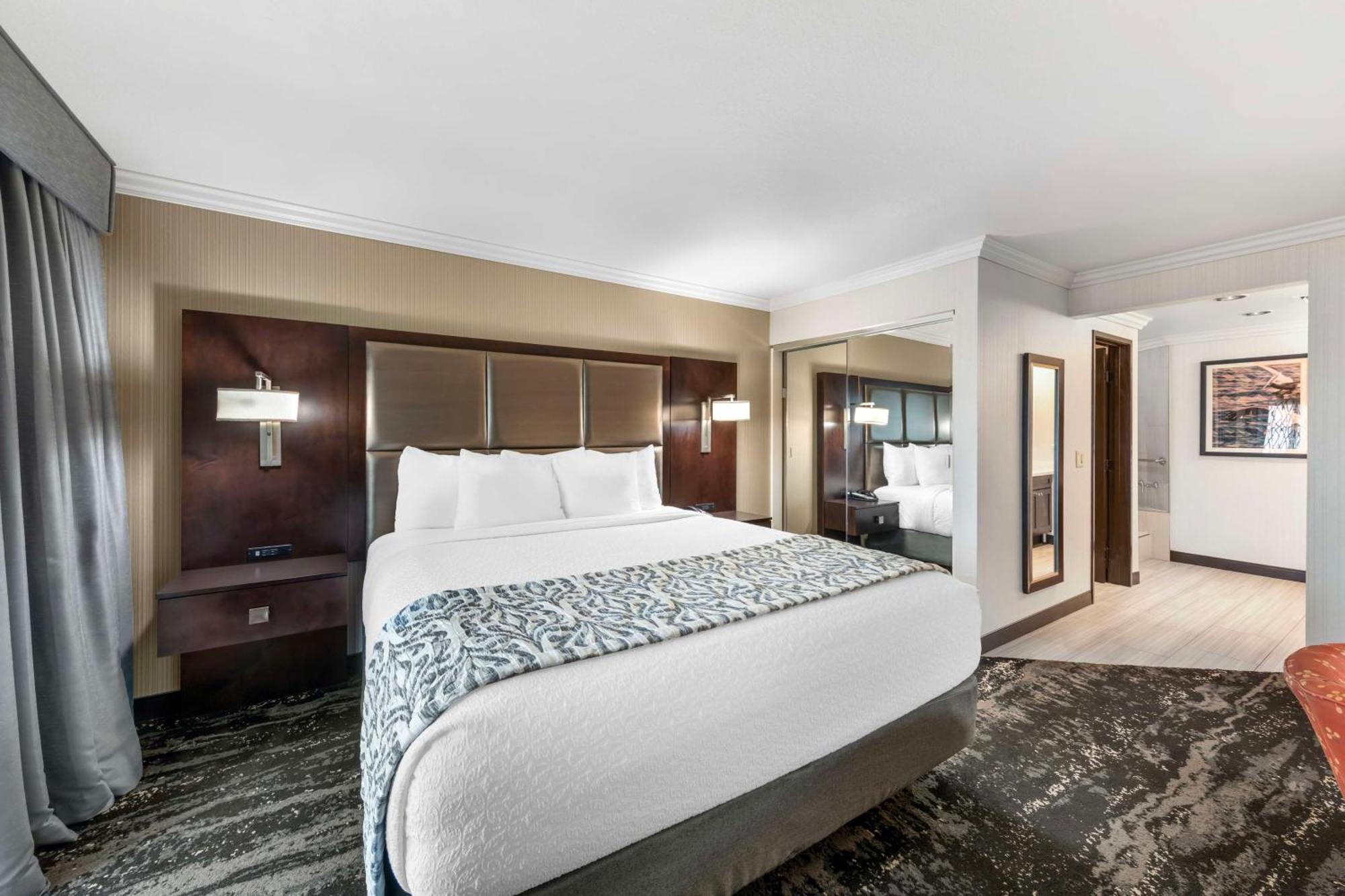 Best Western Plus Redondo Beach Inn Exterior photo